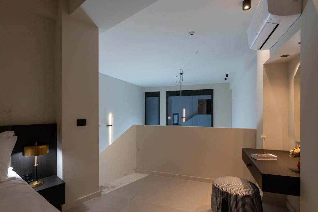 Riverside Apartment *